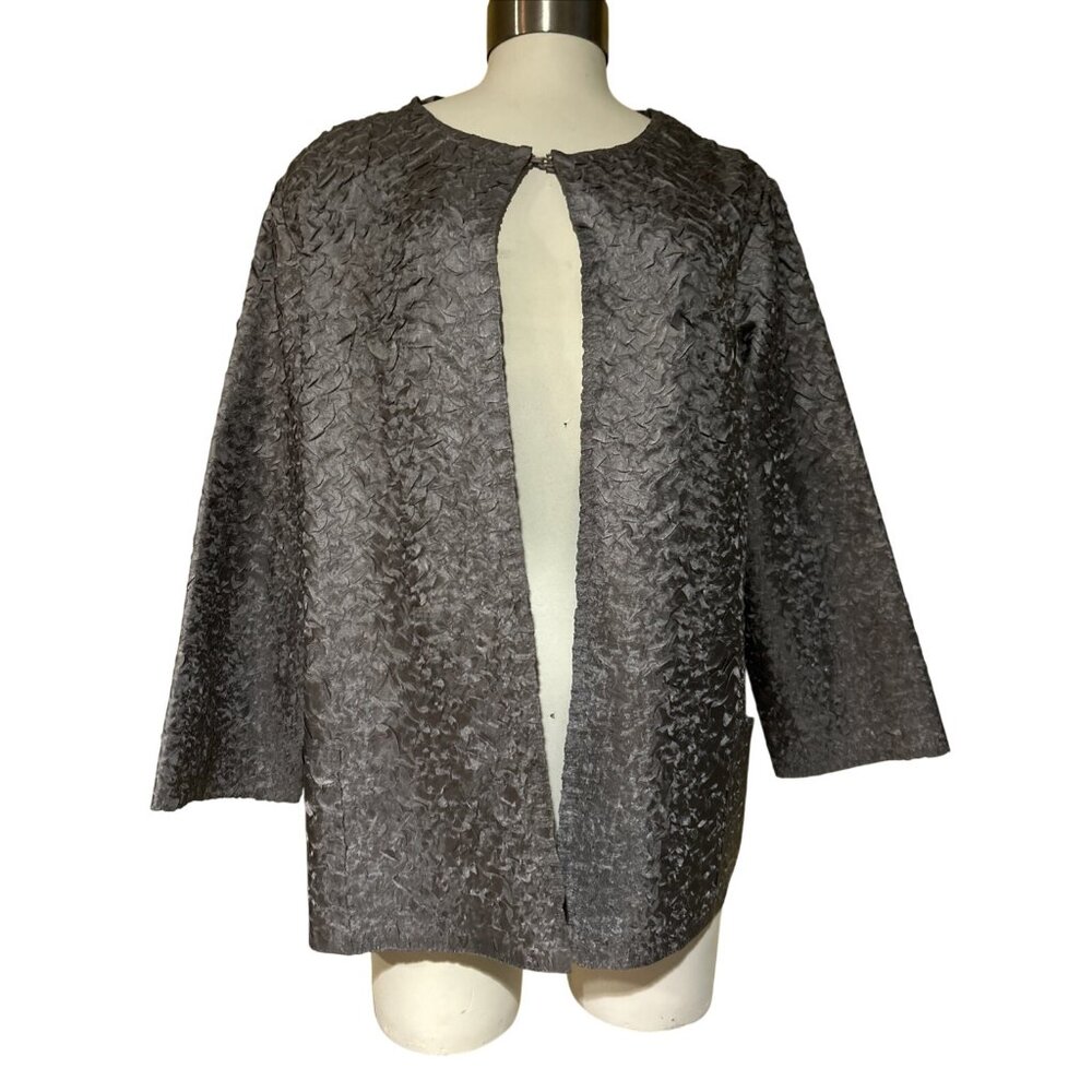 Vintage Gray Textured Jacket With Hook Closure & Pockets